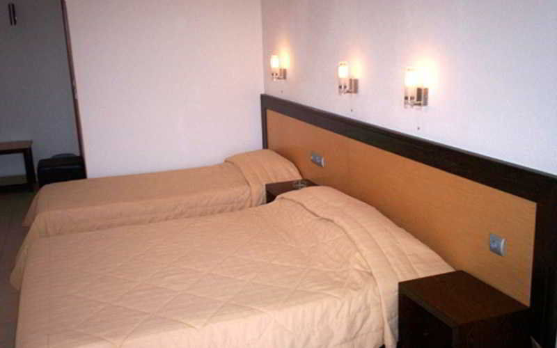 Aposperides Hotel Livadi  Экстерьер фото