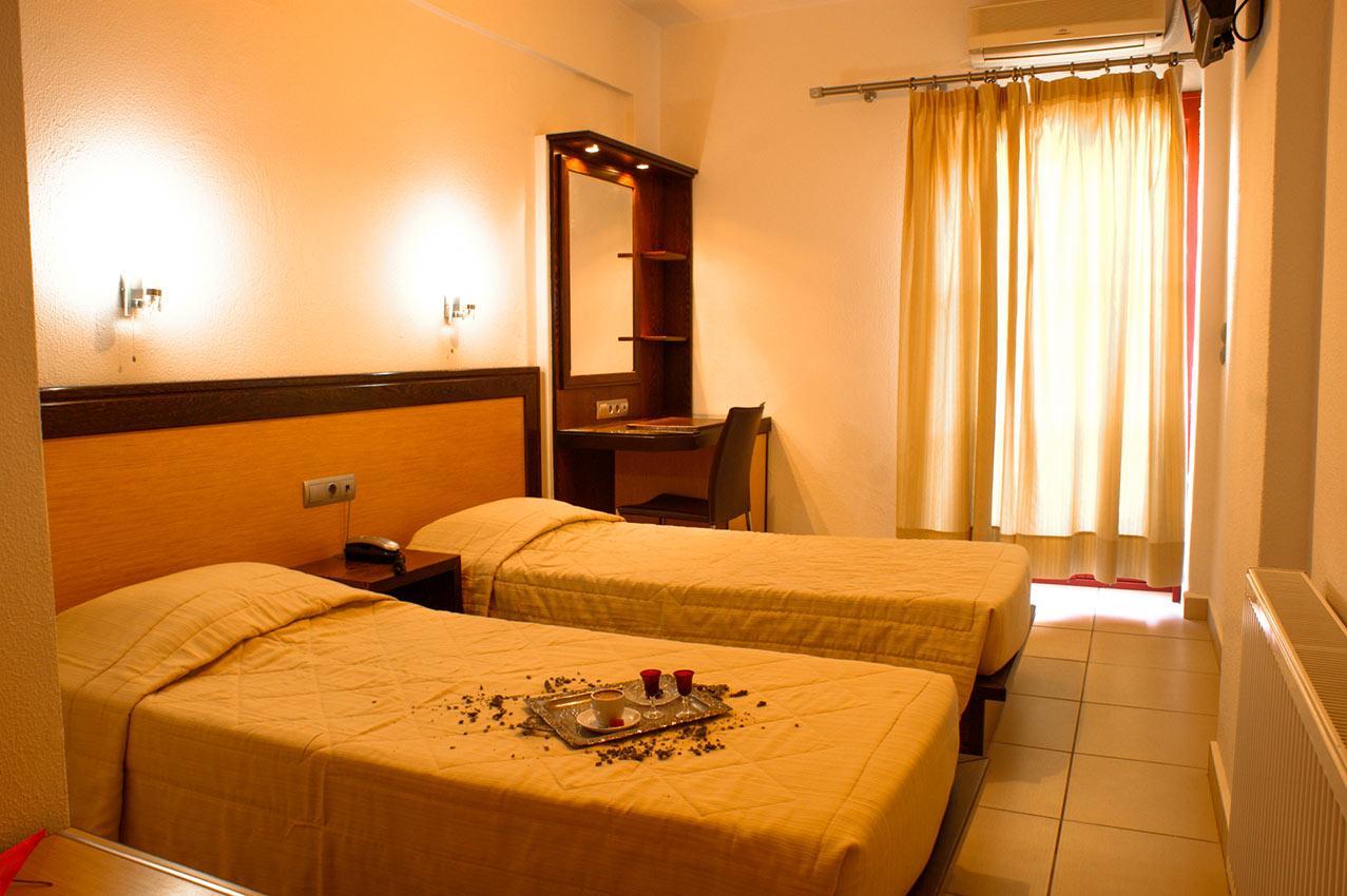 Aposperides Hotel Livadi  Экстерьер фото