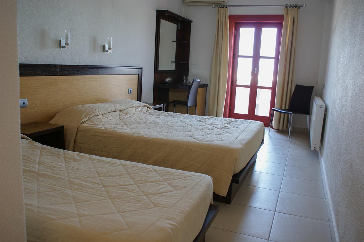 Aposperides Hotel Livadi  Экстерьер фото