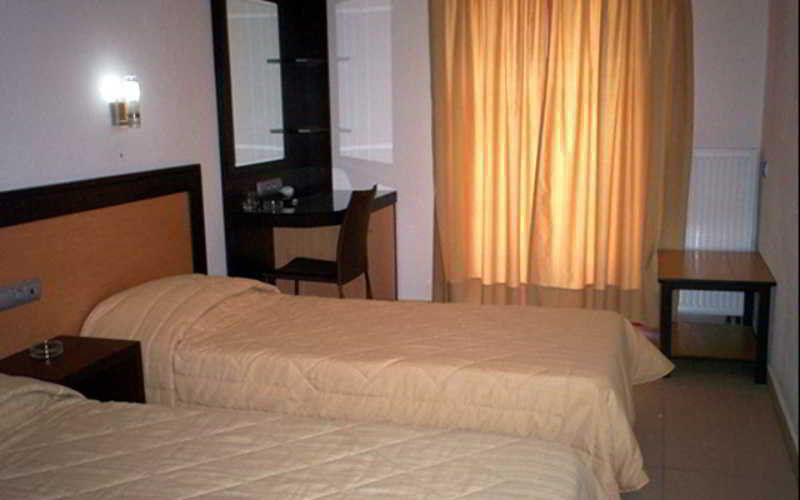 Aposperides Hotel Livadi  Экстерьер фото